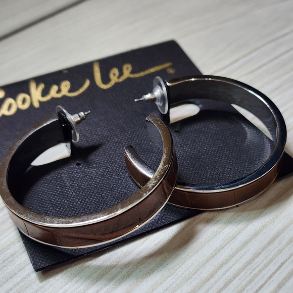 Cookie Lee Silver and Brown Hoop Earrings #51727 NWT - Picture 2 of 10